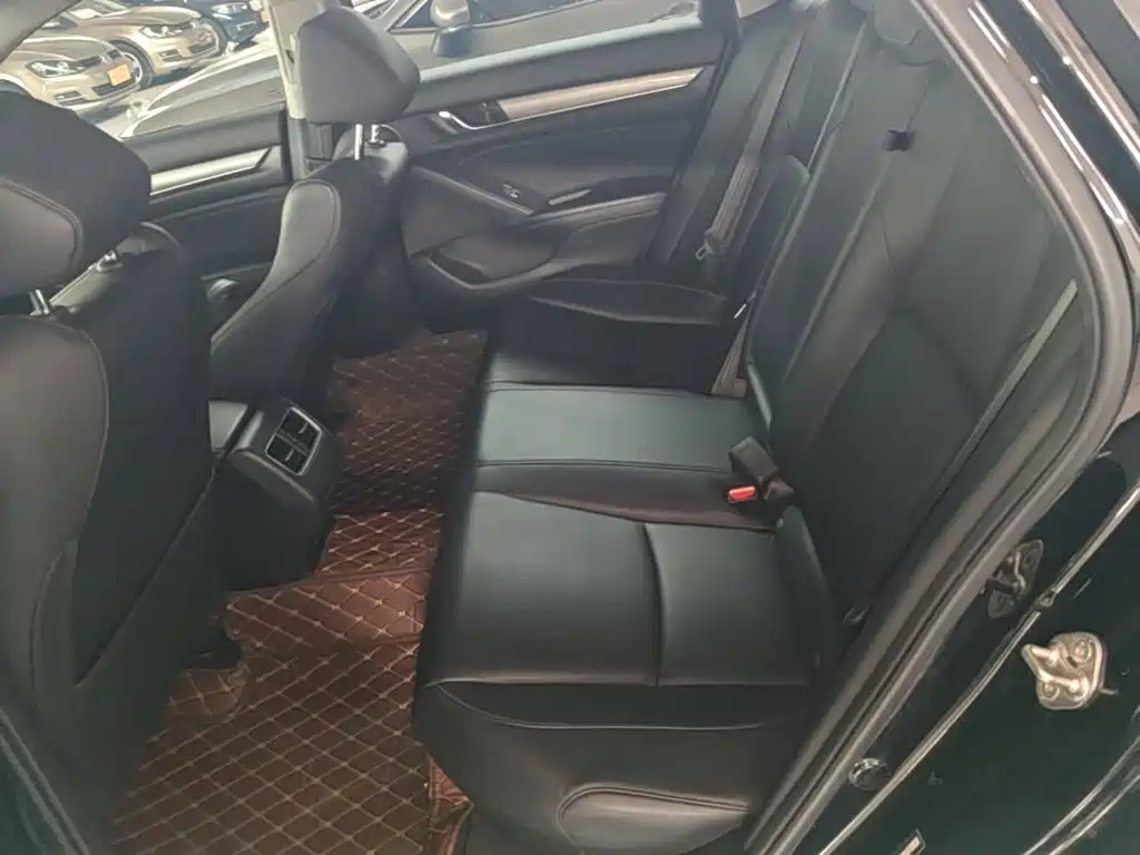 Honda Accord — фото 17