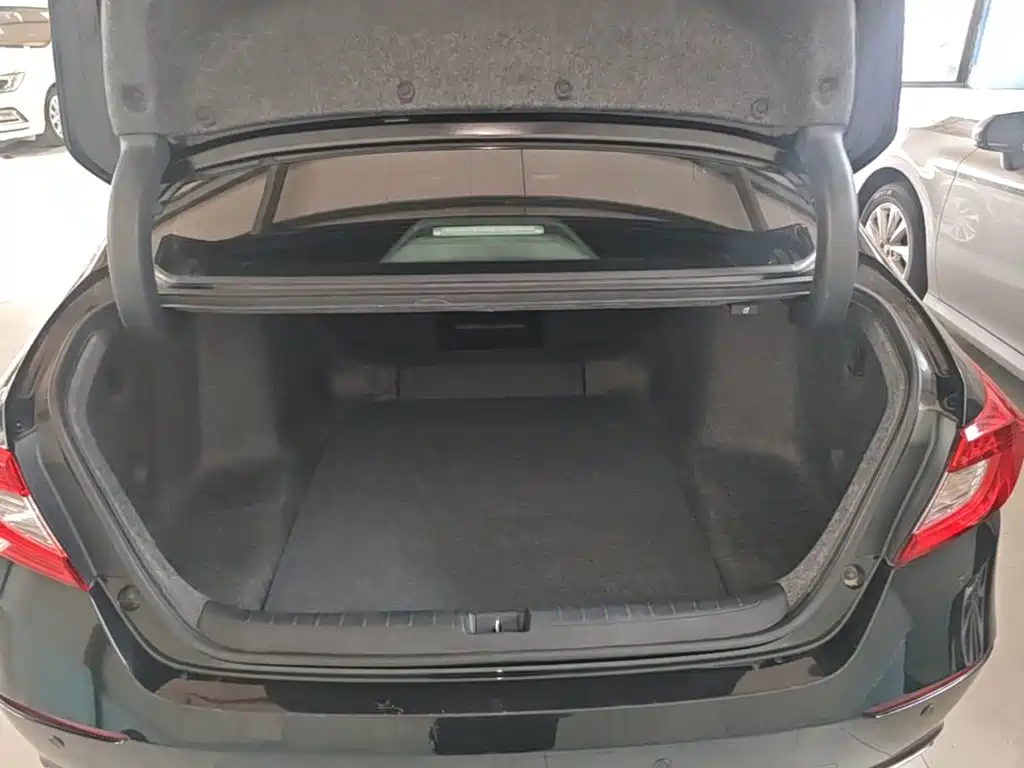 Honda Accord — фото 19