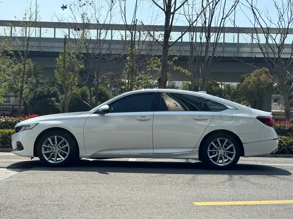 Honda Accord — фото 3