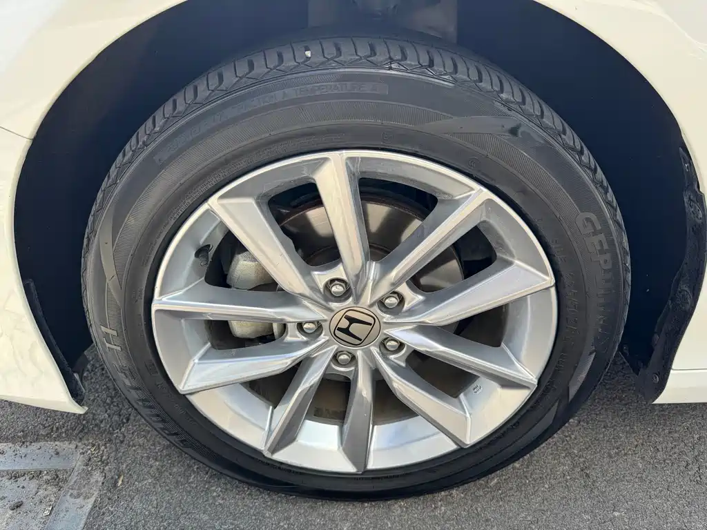 Honda Accord — фото 10