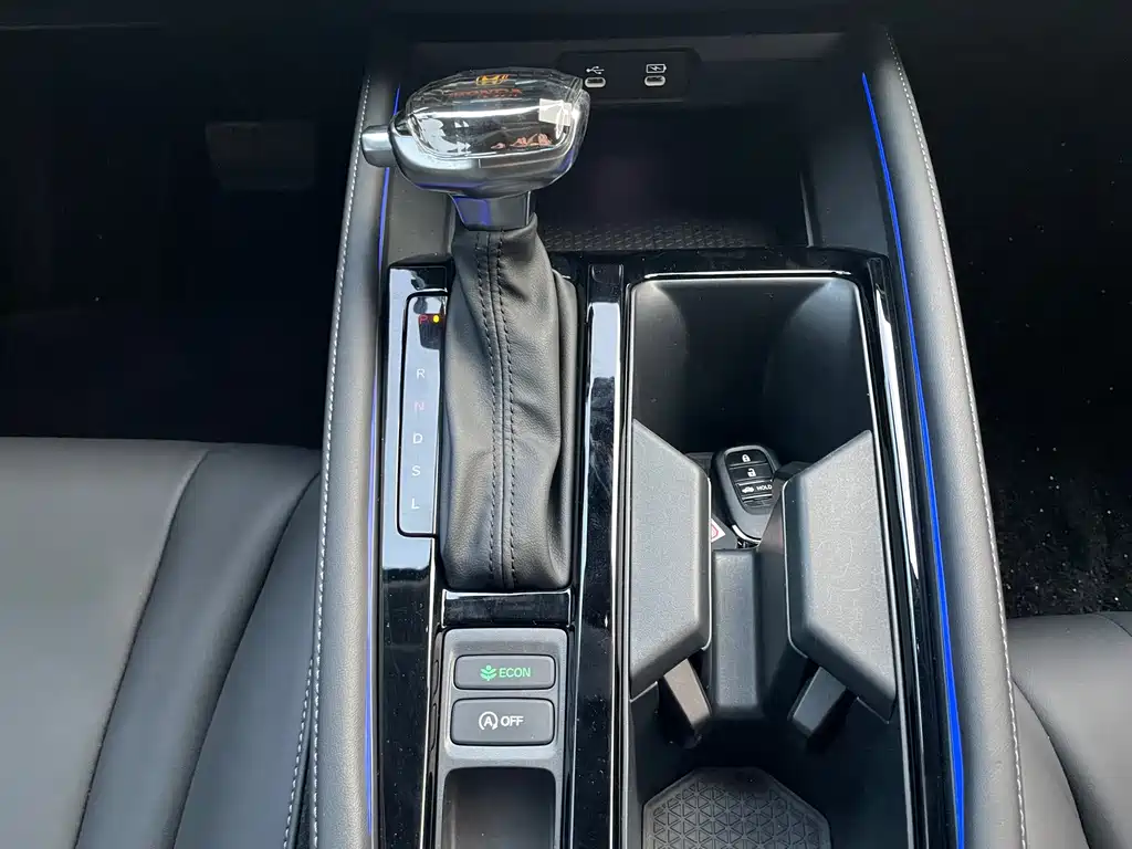 Honda Accord — фото 10
