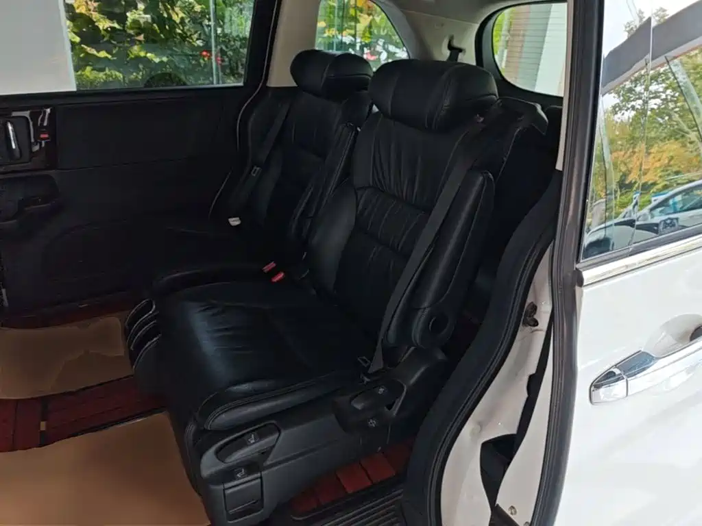 Honda Odyssey — фото 17