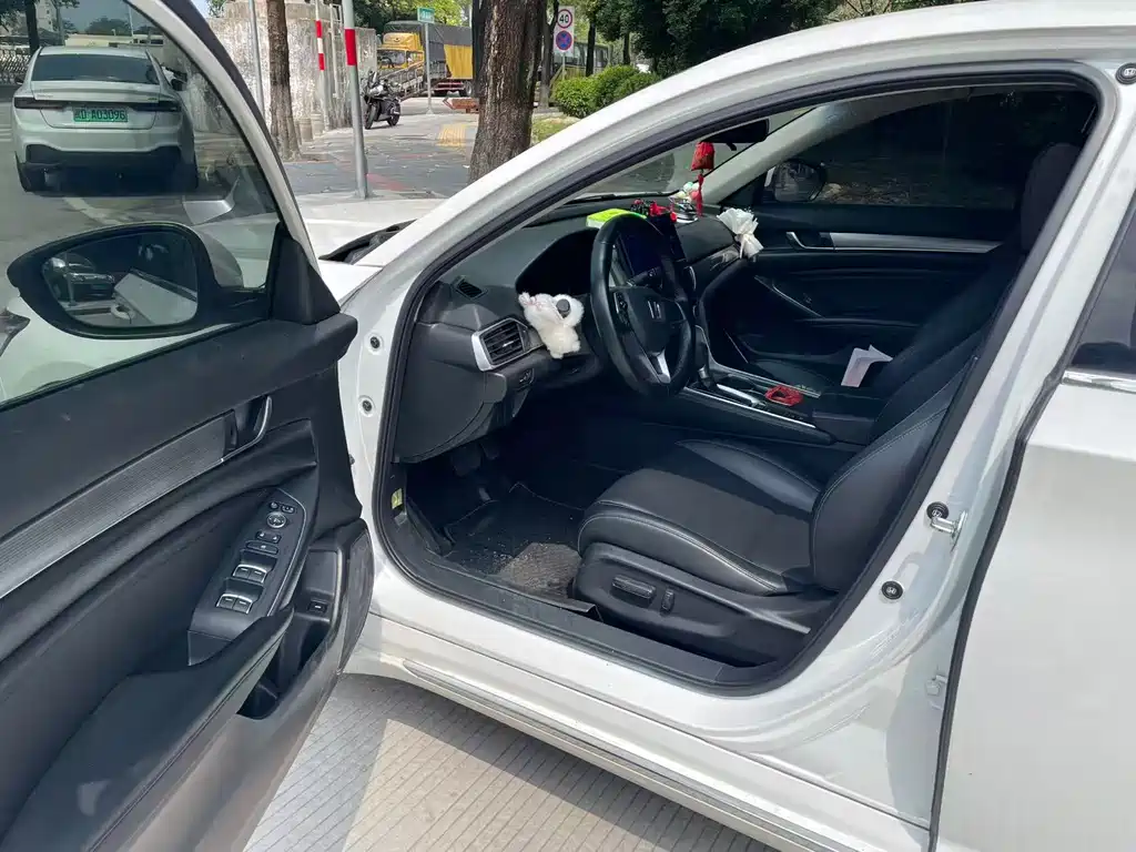Honda Accord — фото 5