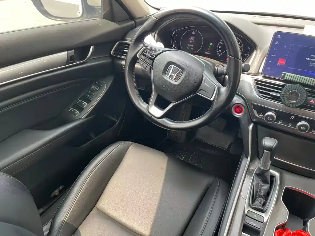 Honda Accord — фото 8