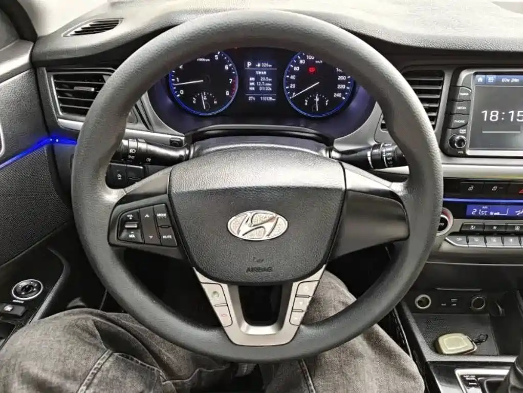 Hyundai Mistra — фото 10