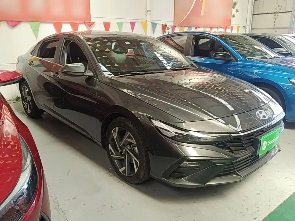 Hyundai Elantra — фото 4