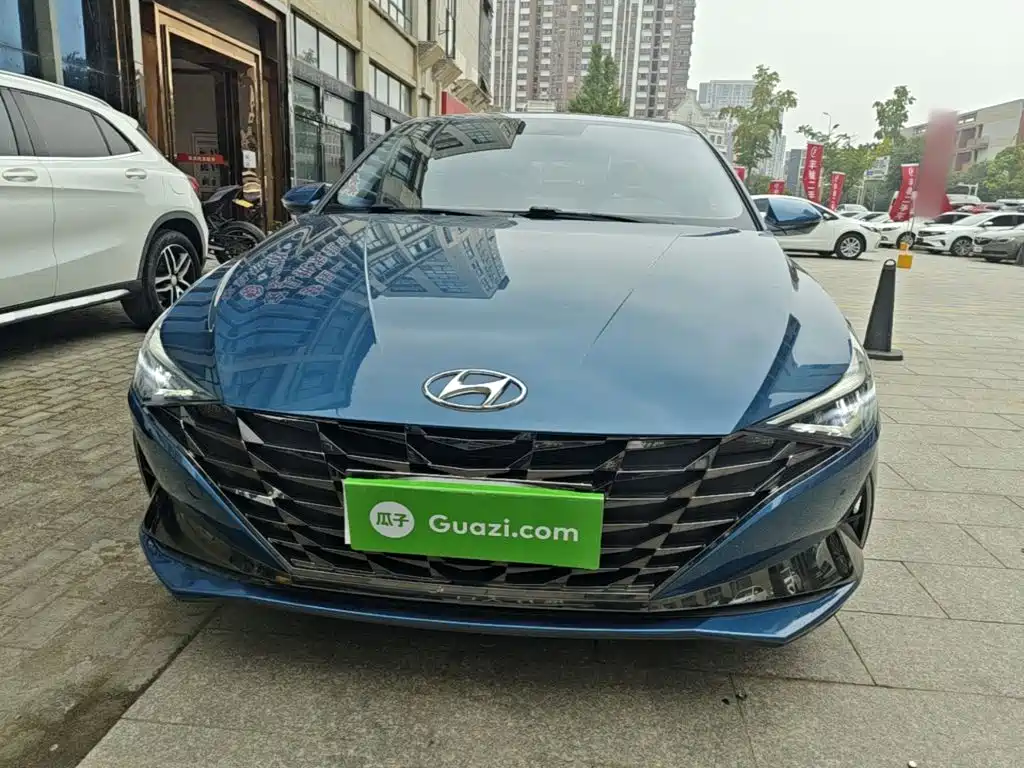 Hyundai Elantra — фото 3