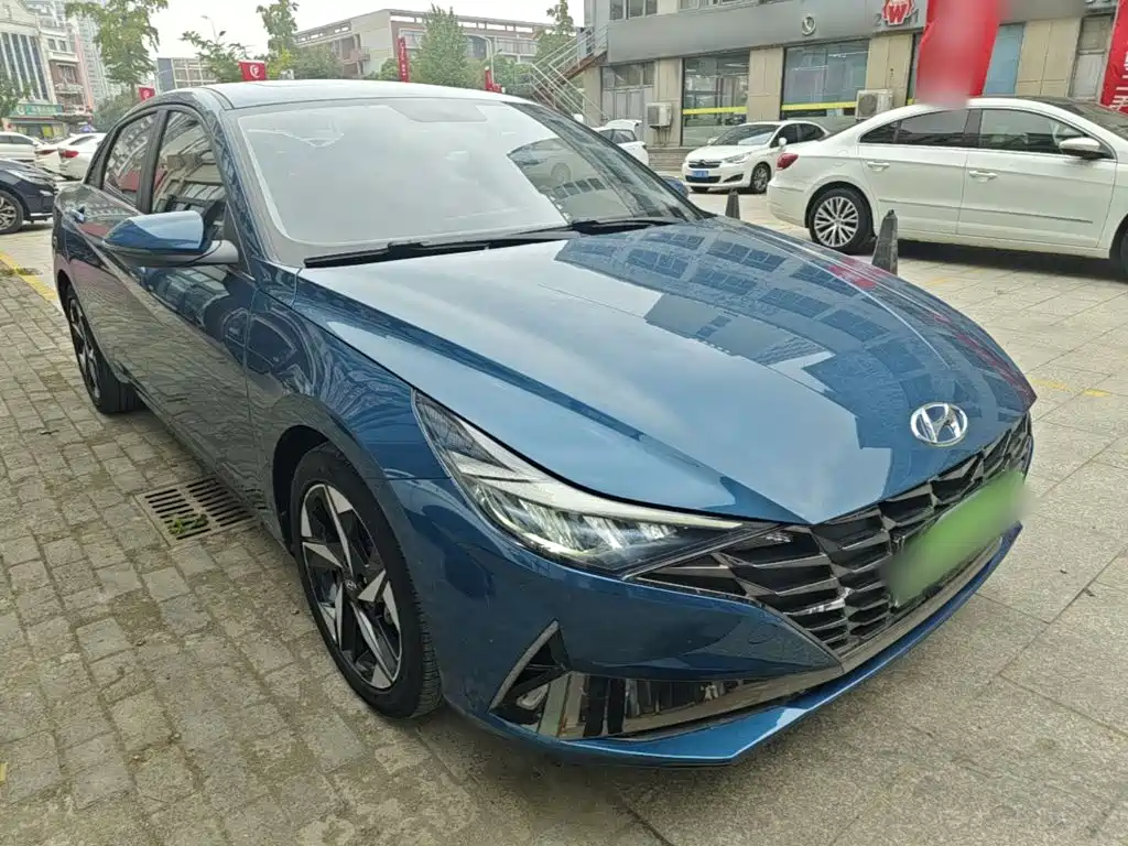 Hyundai Elantra — фото 4