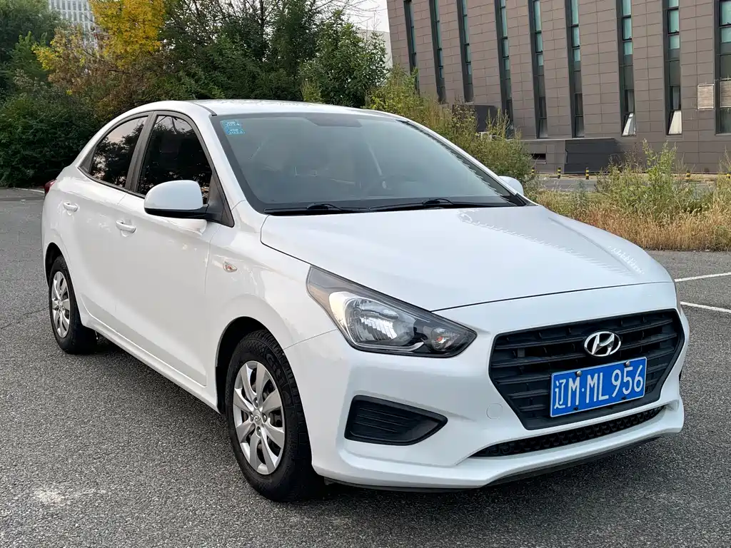 Hyundai Verna — фото 3