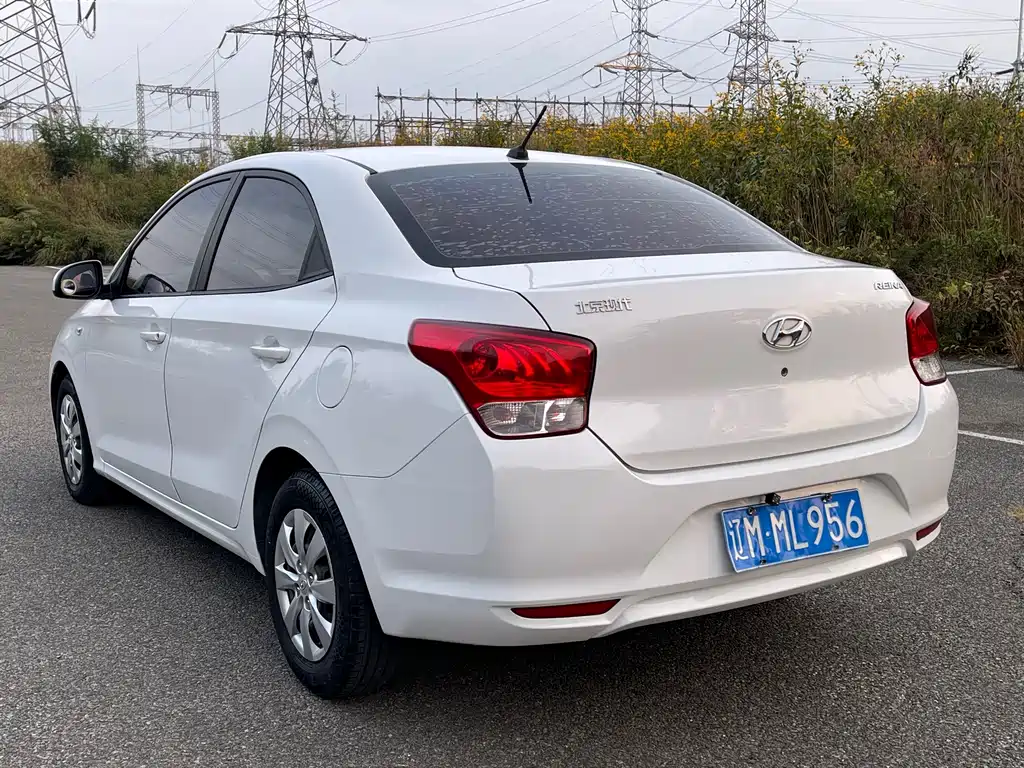 Hyundai Verna — фото 9