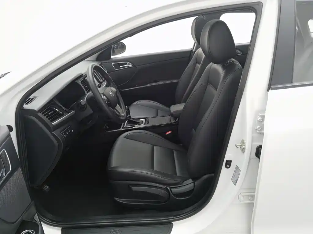 Hyundai Mistra — фото 10