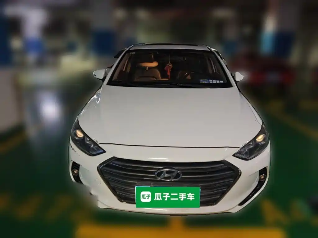 Hyundai Elantra — фото 23