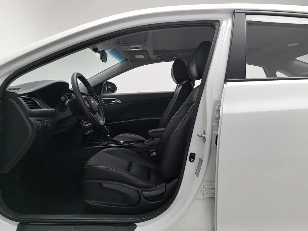 Hyundai Mistra — фото 10