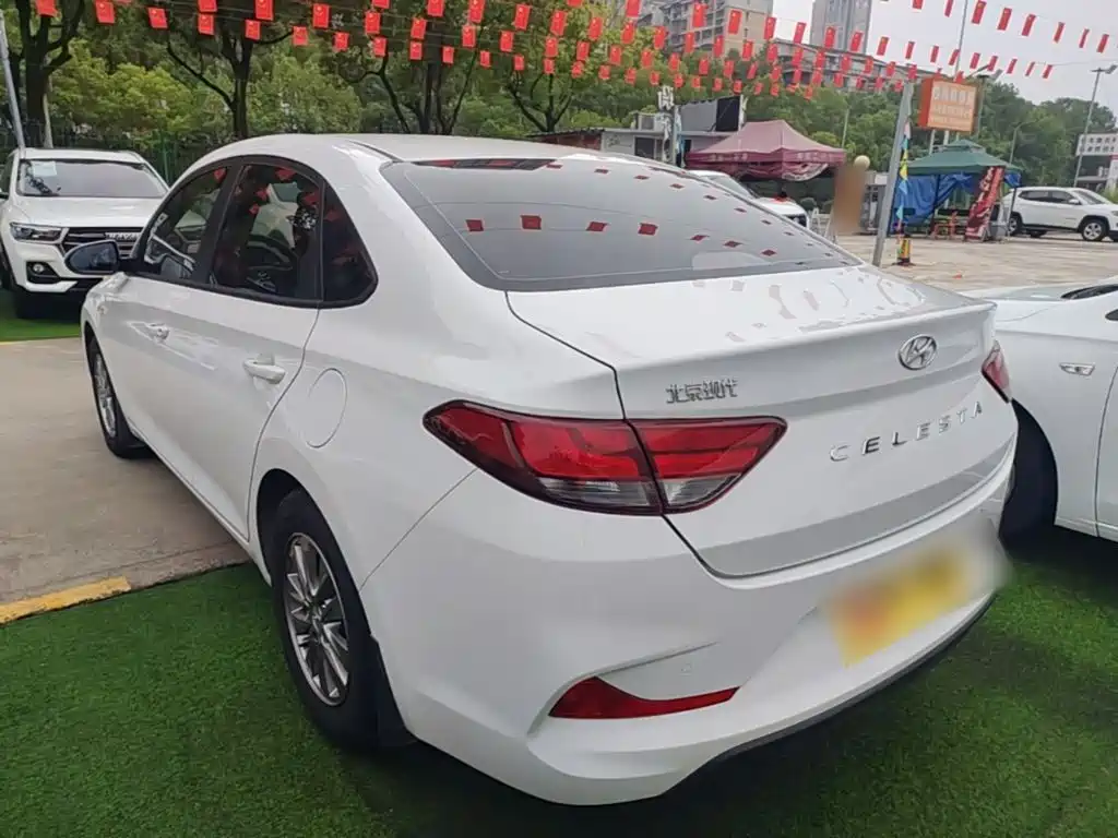 Hyundai Elantra — фото 5