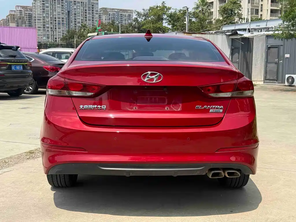 Hyundai Elantra — фото 9