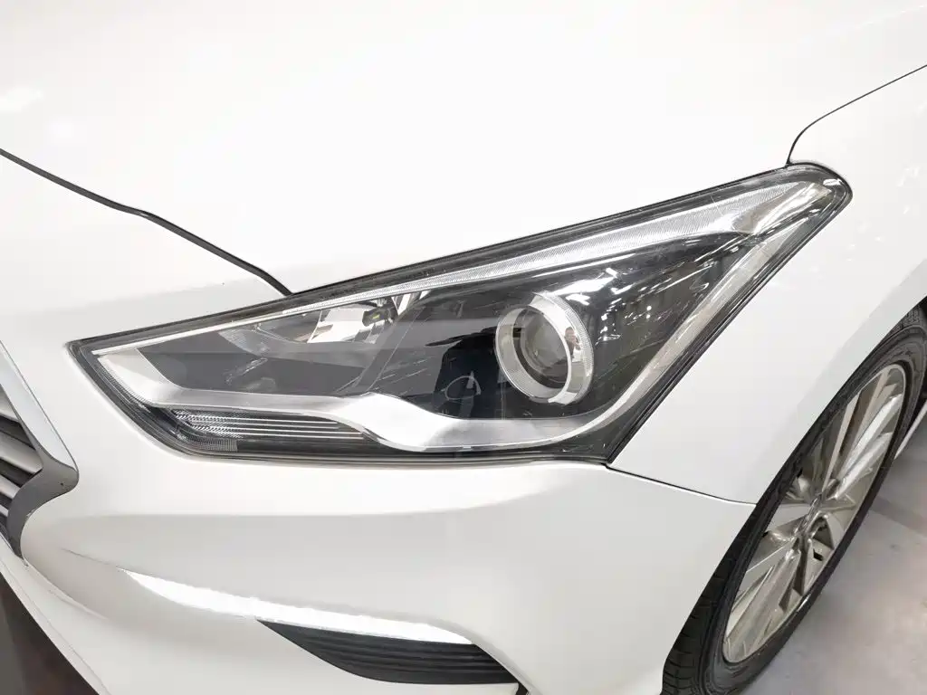 Hyundai Mistra — фото 7