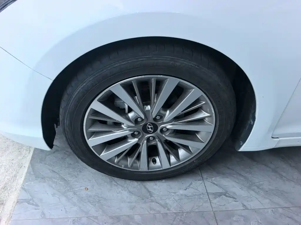 Hyundai Mistra — фото 23