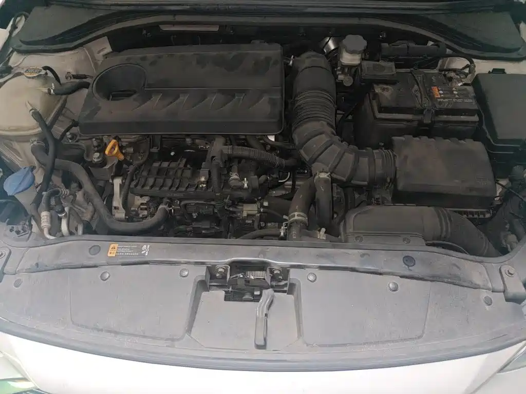 Hyundai Elantra — фото 11