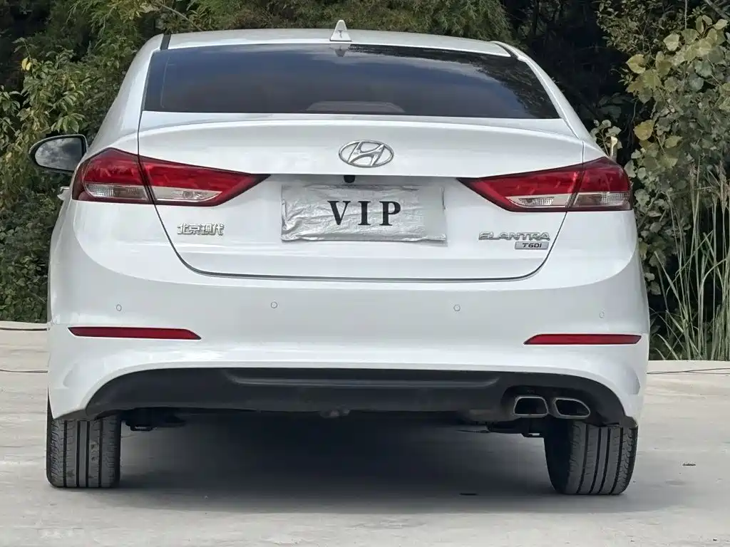 Hyundai Elantra — фото 25