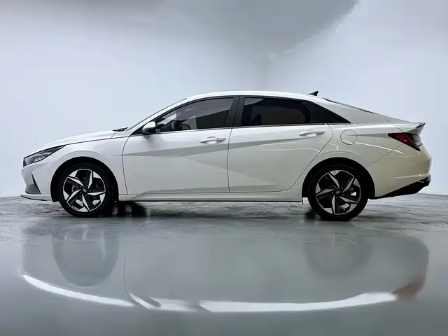 Hyundai Elantra — фото 9