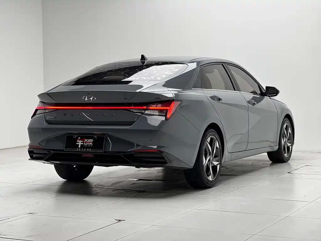 Hyundai Elantra — фото 4