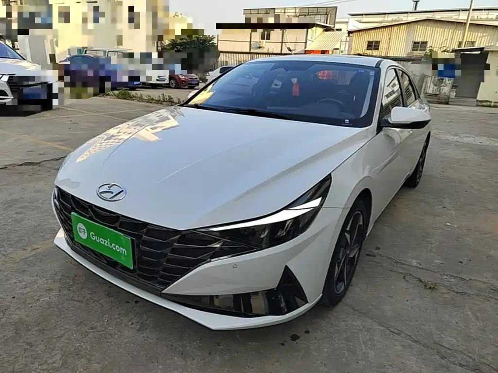 Hyundai Elantra — фото 2