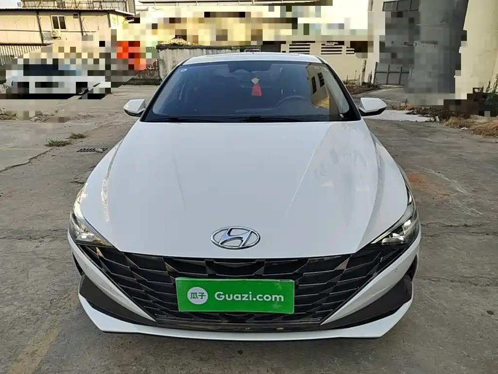 Hyundai Elantra — фото 3