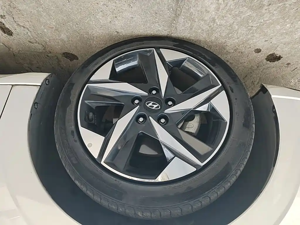 Hyundai Elantra — фото 23