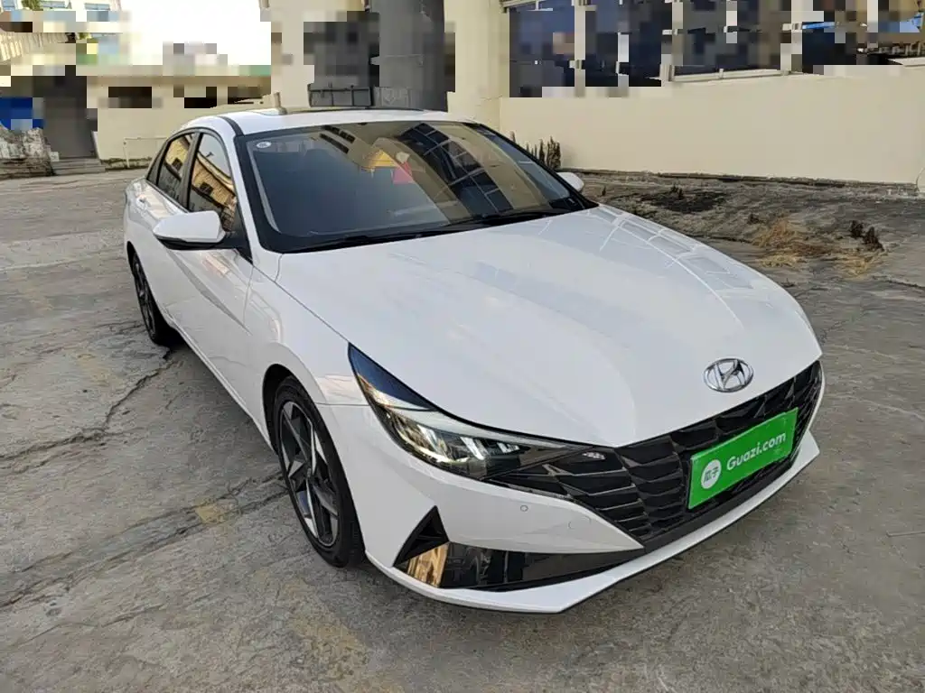 Hyundai Elantra — фото 4