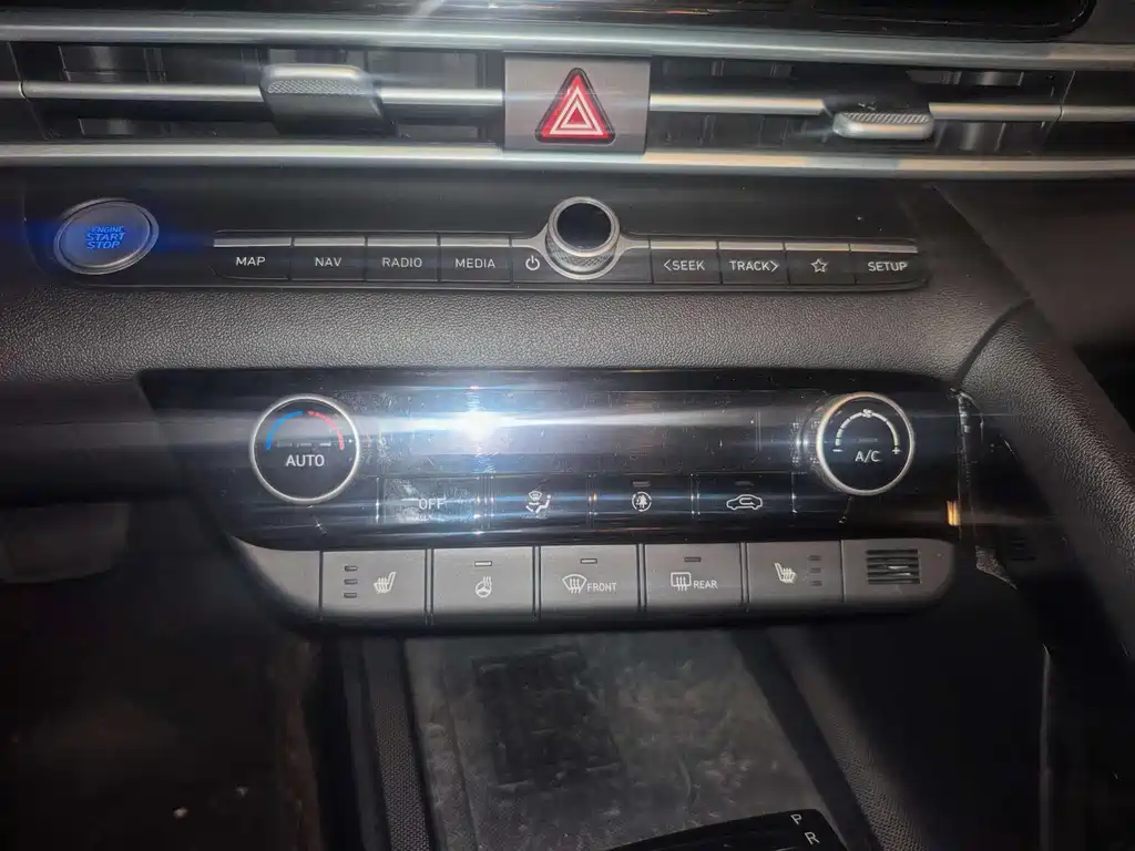 Hyundai Elantra — фото 4