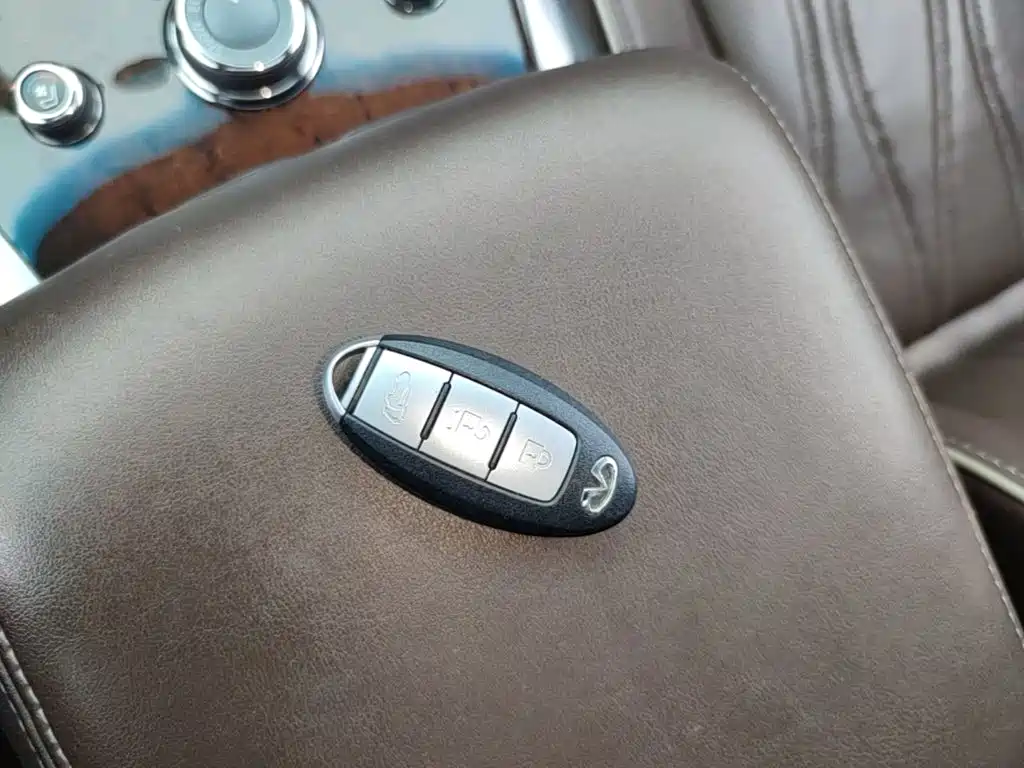 Infiniti QX60 (Import) — фото 9