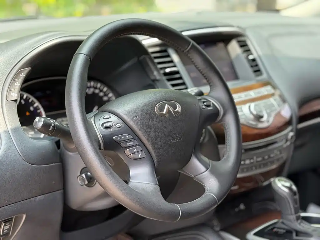 Infiniti QX60 (Import) — фото 5