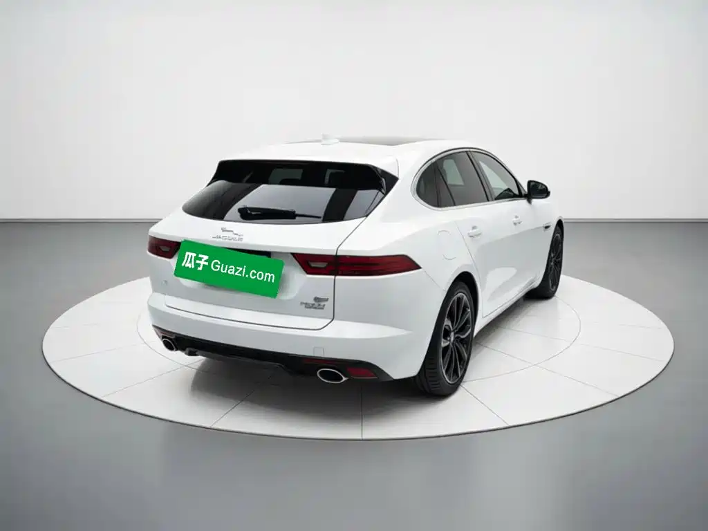 Jaguar E-PACE — фото 3