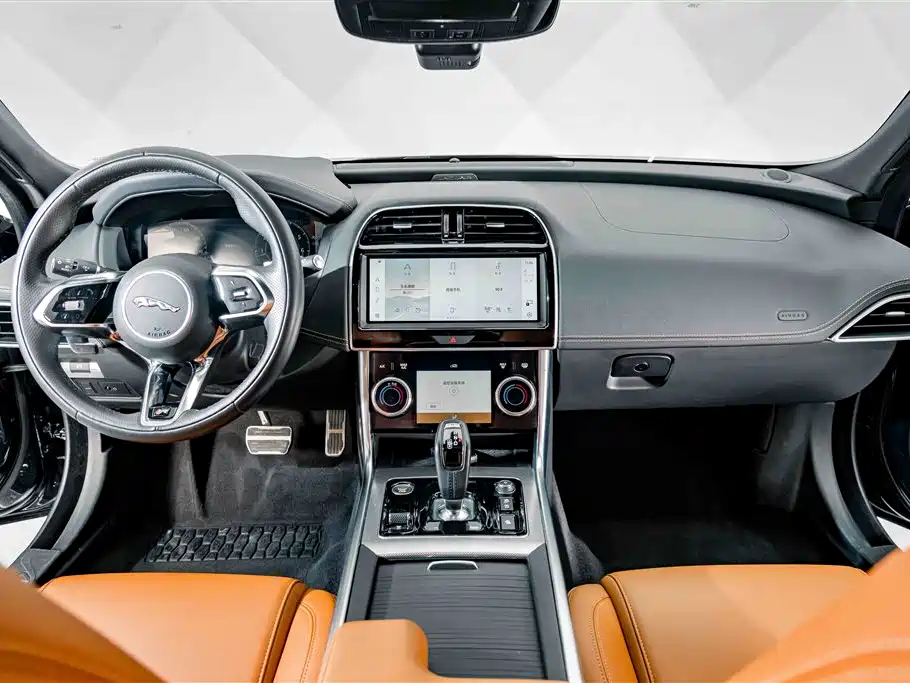 Jaguar XEL — фото 10