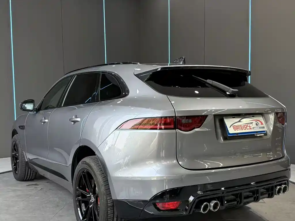 Jaguar F-PACE — фото 8