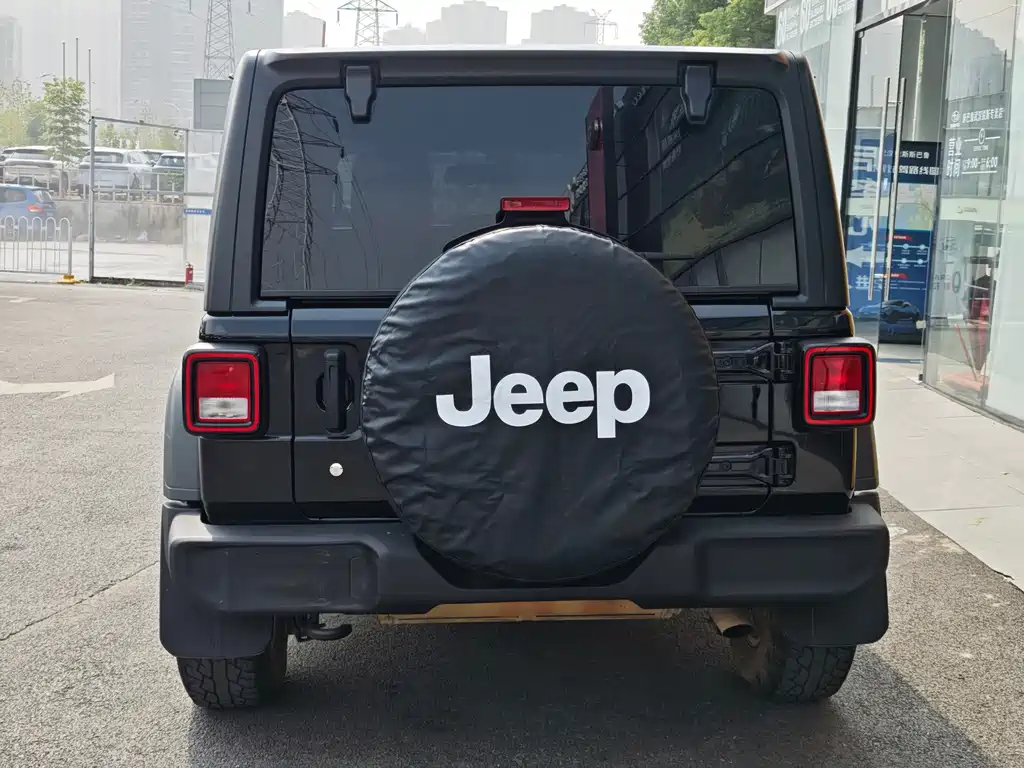 Jeep Wrangler — фото 4