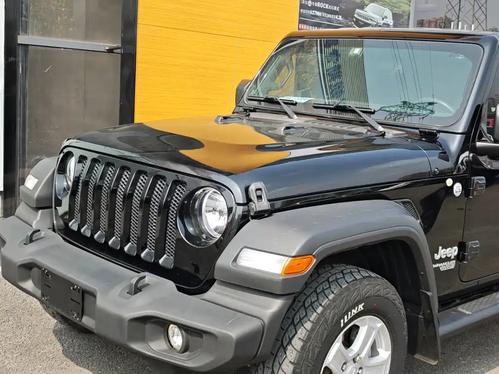 Jeep Wrangler — фото 6