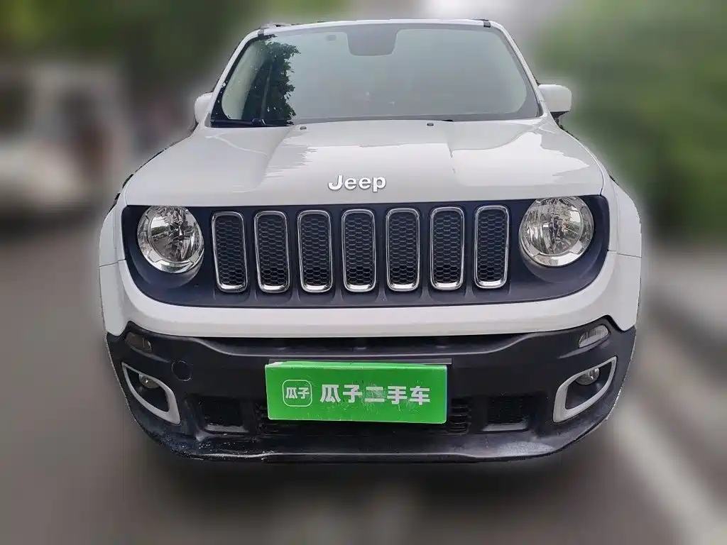 Jeep Renegade — фото 3
