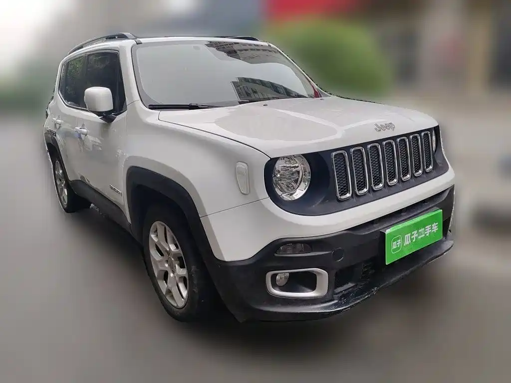 Jeep Renegade — фото 4