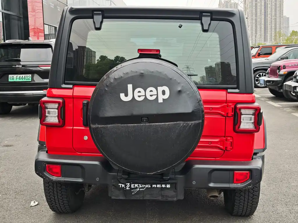 Jeep Wrangler — фото 6