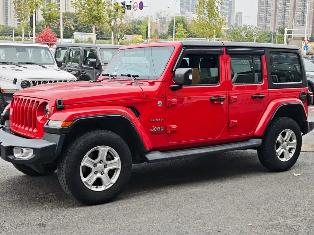 Jeep Wrangler — фото 9