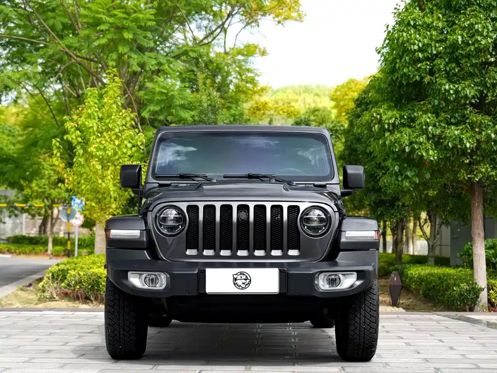 Jeep Wrangler — фото 2