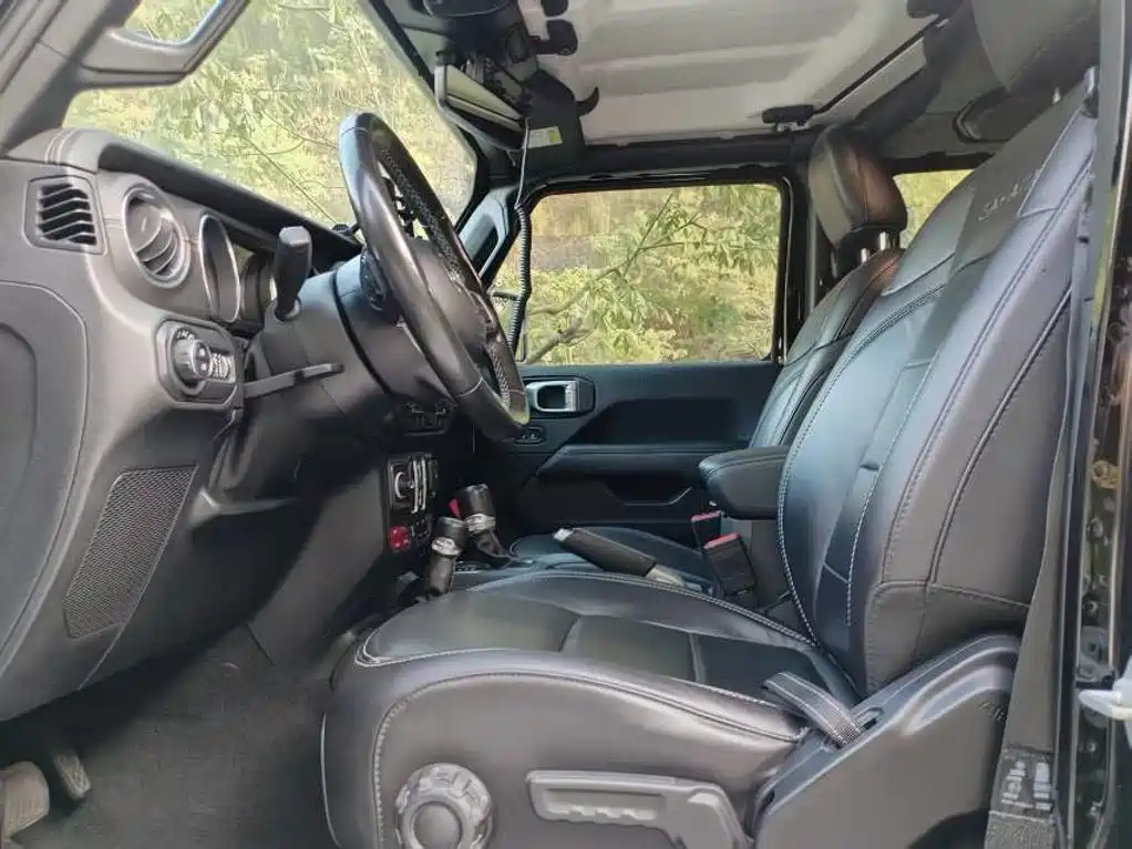 Jeep Wrangler — фото 4