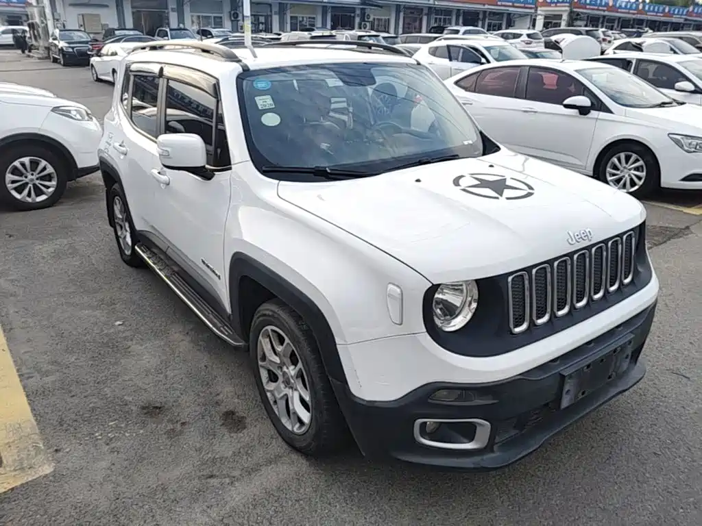 Jeep Renegade — фото 4