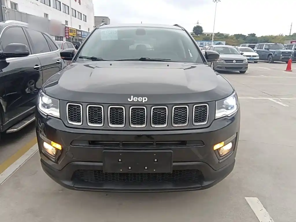 Jeep Compass — фото 3