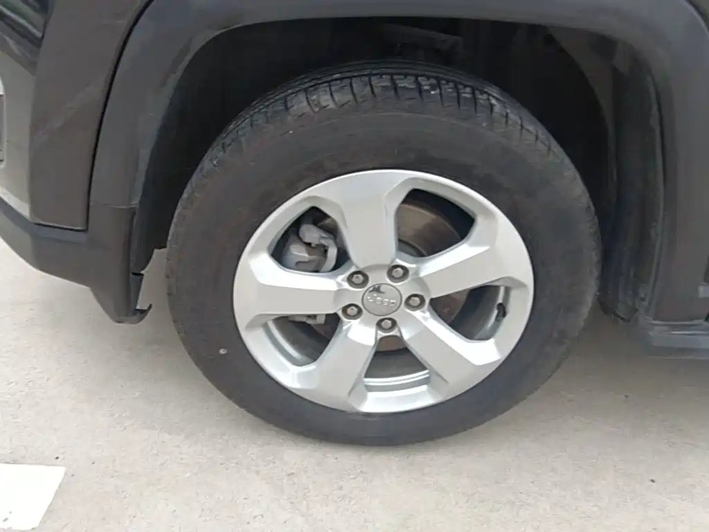 Jeep Compass — фото 23