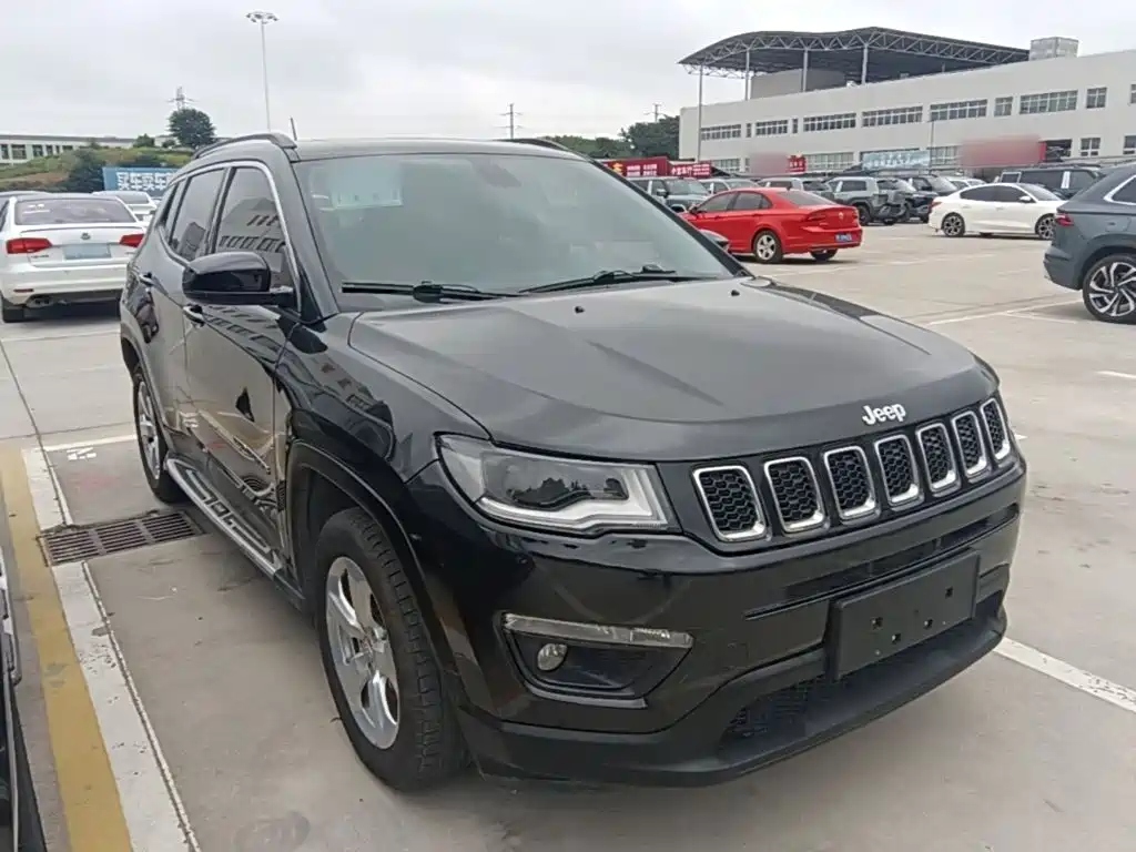 Jeep Compass — фото 4