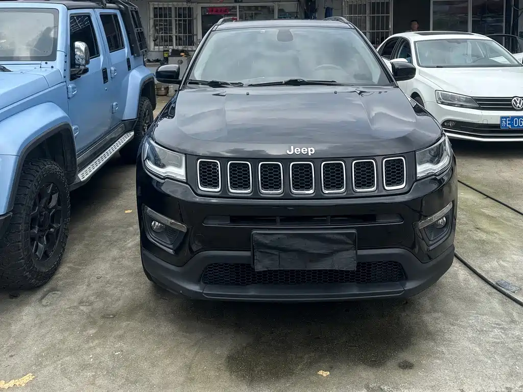 Jeep Compass — фото 2