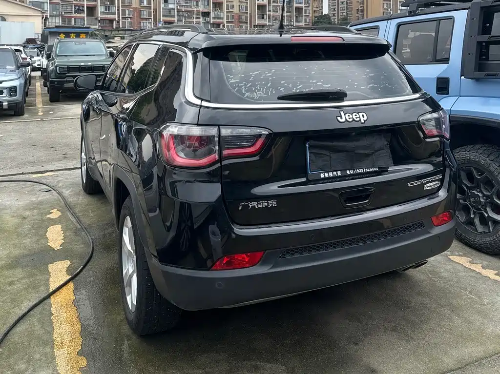 Jeep Compass — фото 7