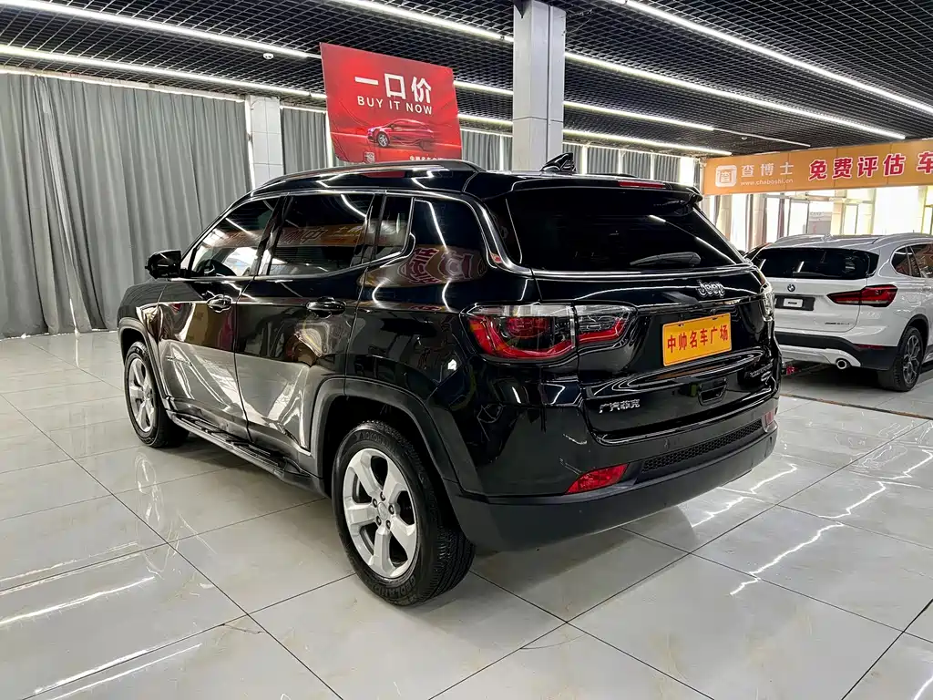 Jeep Compass — фото 4
